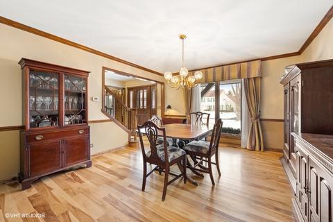2056 Middleton Dr, Wheaton, IL 60189 photo 11