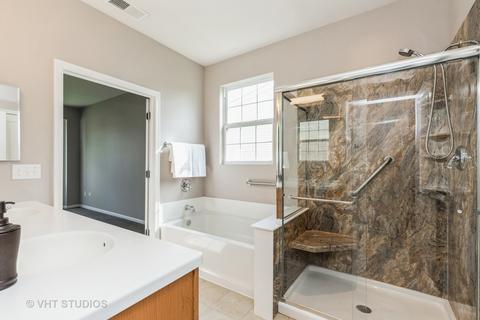 2820 Edgewater Dr, Elgin, IL 60124 photo 23