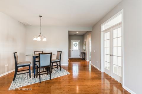 2820 Edgewater Dr, Elgin, IL 60124 photo 9
