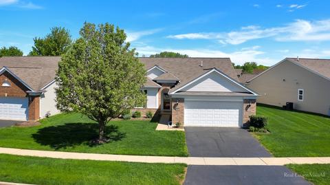2820 Edgewater Dr, Elgin, IL 60124 photo 2