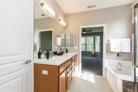 2820 Edgewater Dr, Elgin, IL 60124 photo 24