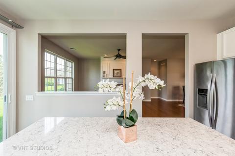 2820 Edgewater Dr, Elgin, IL 60124 photo 18