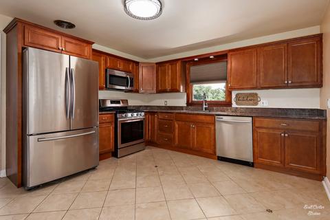 1611 Bay Rd, Johnsburg, IL 60051 photo 6