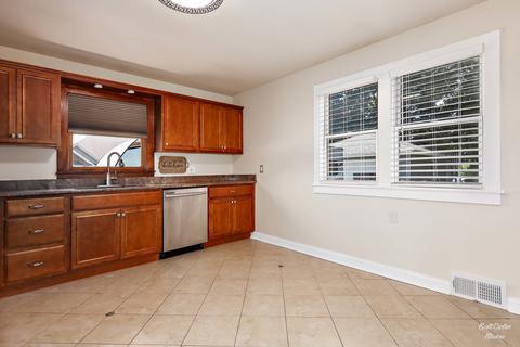 1611 Bay Rd, Johnsburg, IL 60051 photo 8