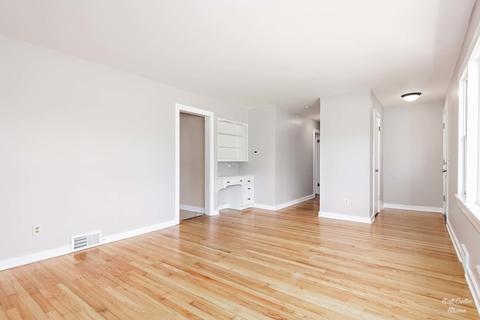 1611 Bay Rd, Johnsburg, IL 60051 photo 4