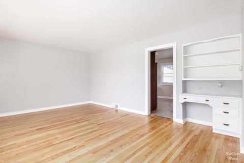 1611 Bay Rd, Johnsburg, IL 60051 photo 5
