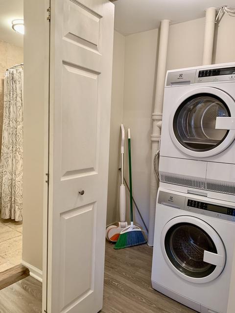 222 E Pearson St #2402, Chicago, IL 60611 photo 11