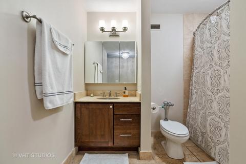 222 E Pearson St #2402, Chicago, IL 60611 photo 10