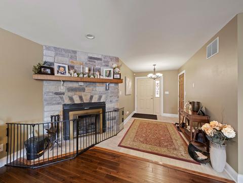 134 Deerpath Dr, Morris, IL 60450 photo 2