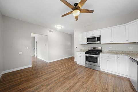 216 Ann St, Elgin, IL 60120 photo 4