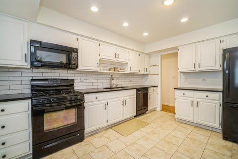 4010 Winston Dr, Hoffman Estates, IL 60192 photo 5