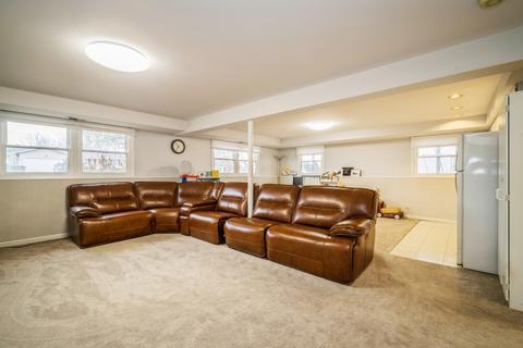 4010 Winston Dr, Hoffman Estates, IL 60192 photo 8