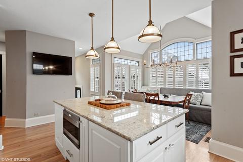 107 N Wright St, Naperville, IL 60540 photo 21
