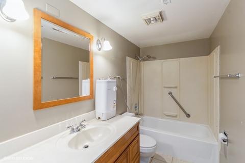2536 Honeysuckle Ln, Rolling Meadows, IL 60008 photo 12