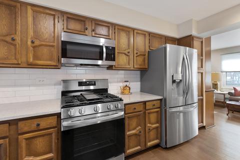 3940 Dundee Rd, Northbrook, IL 60062 photo 6