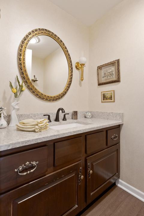 3940 Dundee Rd, Northbrook, IL 60062 photo 9