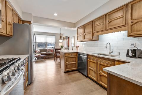 3940 Dundee Rd, Northbrook, IL 60062 photo 5