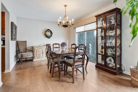3940 Dundee Rd, Northbrook, IL 60062 photo 4