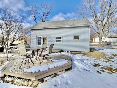 314 E 6th St, Pecatonica, IL 61063 photo 3