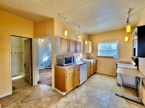 314 E 6th St, Pecatonica, IL 61063 photo 8
