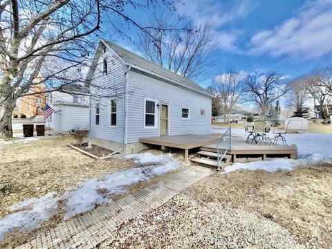 314 E 6th St, Pecatonica, IL 61063 photo 2