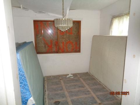 551 E Center St, Freeport, IL 61032 photo 6