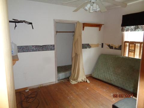 551 E Center St, Freeport, IL 61032 photo 11