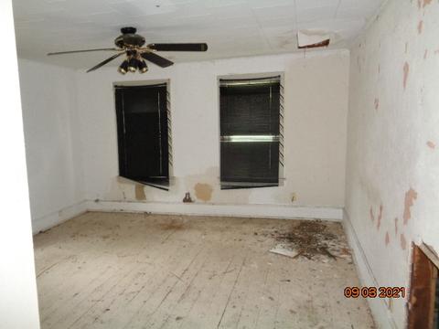 551 E Center St, Freeport, IL 61032 photo 16