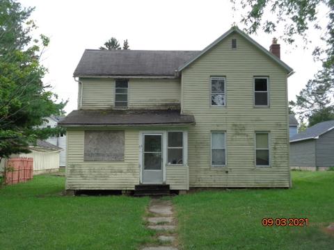551 E Center St, Freeport, IL 61032 photo 1