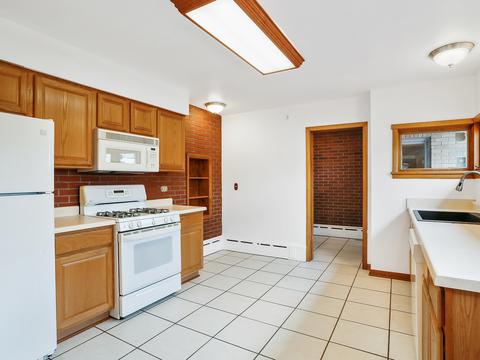635 E 7th St, Lockport, IL 60441 photo 3