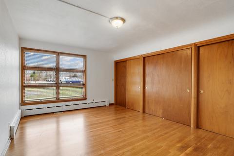 635 E 7th St, Lockport, IL 60441 photo 8
