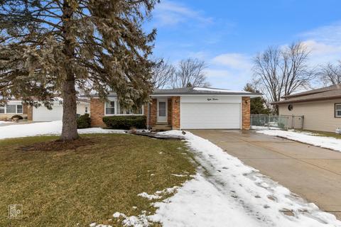812 Forest Ct, Bartlett, IL 60103 photo 1