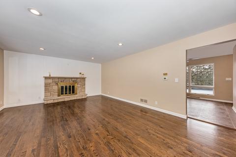 931 Edwards St, Aurora, IL 60505 photo 4