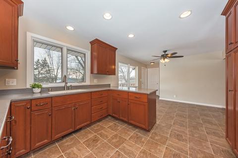931 Edwards St, Aurora, IL 60505 photo 6