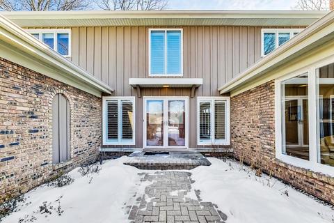 1735 E Summit Ct, Deerfield, IL 60015 photo 2