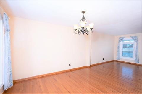 4215 Gloucester Rd, Roscoe, IL 61073 photo 9