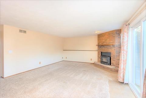 4215 Gloucester Rd, Roscoe, IL 61073 photo 18