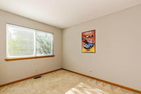 974 Knowles Rd, Gurnee, IL 60031 photo 10