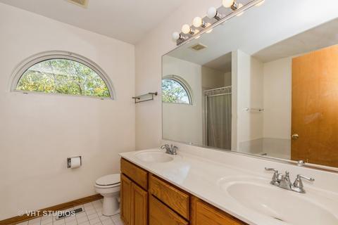 974 Knowles Rd, Gurnee, IL 60031 photo 8