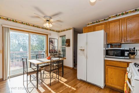 974 Knowles Rd, Gurnee, IL 60031 photo 4