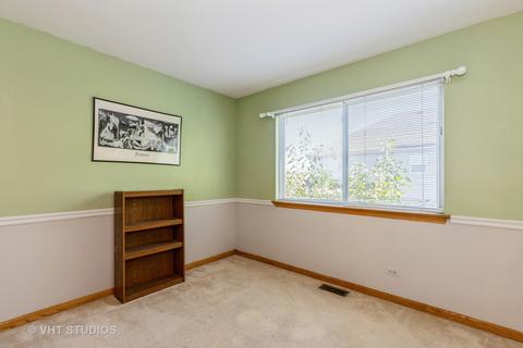 974 Knowles Rd, Gurnee, IL 60031 photo 11
