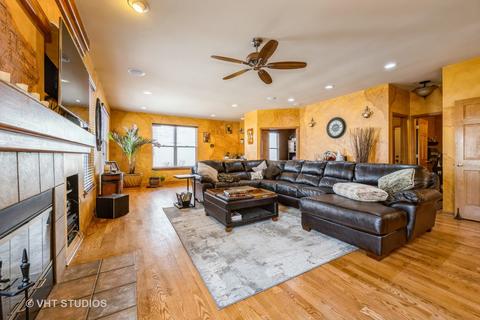 1682 Rosehall Ln, Elgin, IL 60123 photo 9