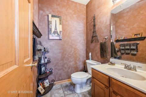 1682 Rosehall Ln, Elgin, IL 60123 photo 12