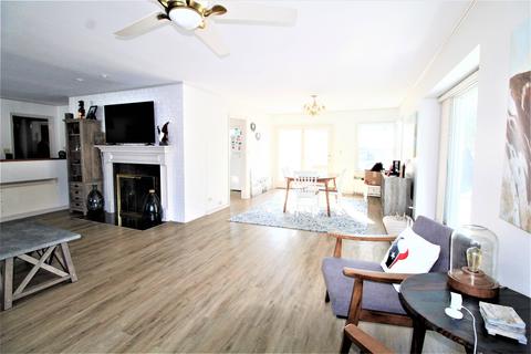 915 Glendale Rd, Glenview, IL 60025 photo 4