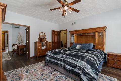 301 W 3rd St, Delavan, IL 61734 photo 23