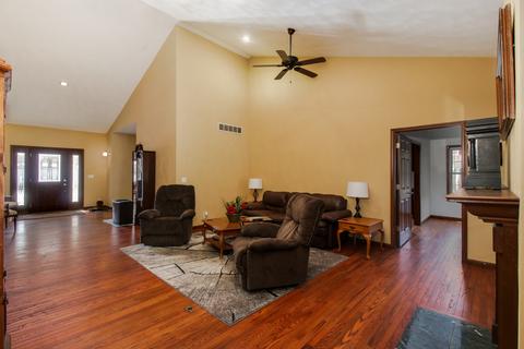301 W 3rd St, Delavan, IL 61734 photo 3