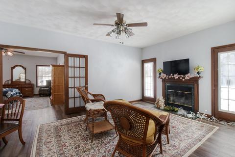 301 W 3rd St, Delavan, IL 61734 photo 25