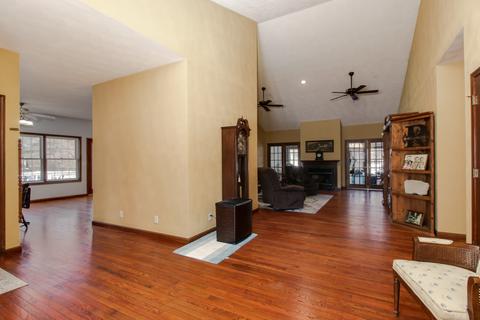 301 W 3rd St, Delavan, IL 61734 photo 6