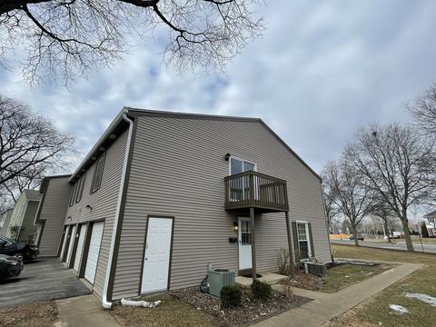 1660 Valley Forge Ct #A, Wheaton, IL 60189 photo 1