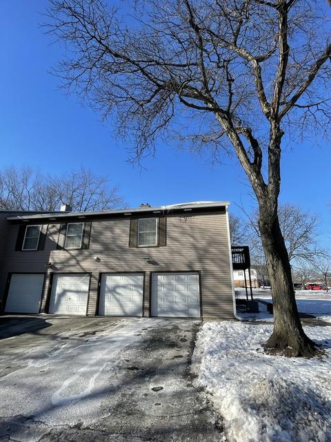 1660 Valley Forge Ct #A, Wheaton, IL 60189 photo 3